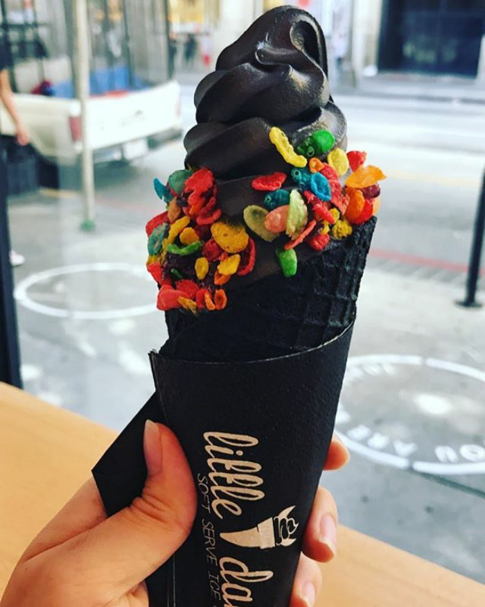 Finally, Black Ice-Cream Is A Thing And It Will Match Your Dark Soul Finally, Black Ice-Cream Is A Thing And It Will Match Your Dark Soul
