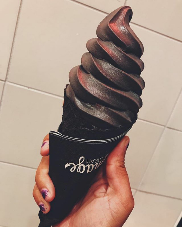 Finally, Black Ice-Cream Is A Thing And It Will Match Your Dark Soul Finally, Black Ice-Cream Is A Thing And It Will Match Your Dark Soul