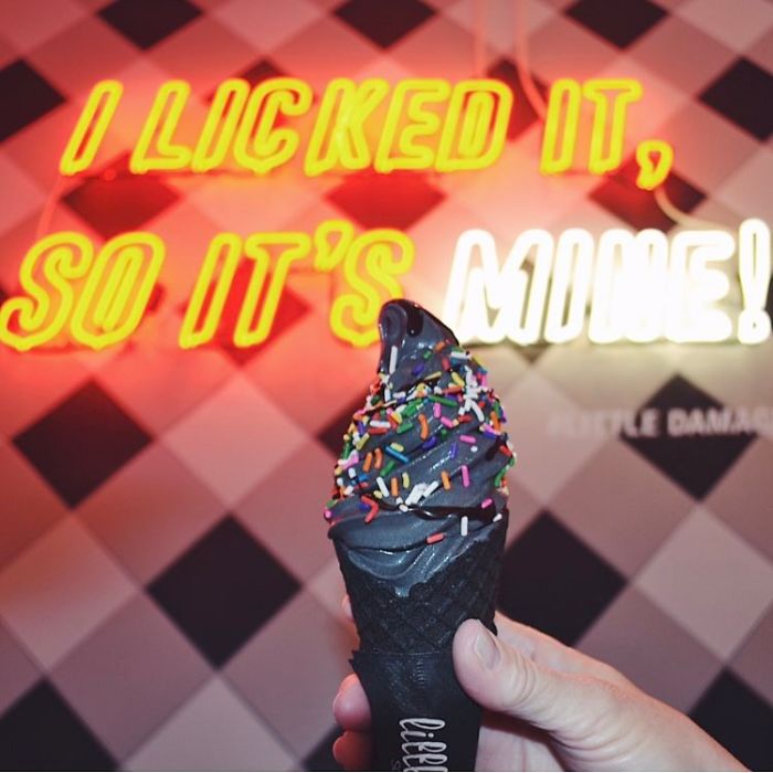 Finally, Black Ice-Cream Is A Thing And It Will Match Your Dark Soul Finally, Black Ice-Cream Is A Thing And It Will Match Your Dark Soul