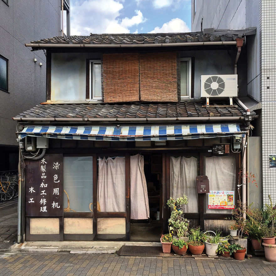 Photographer Captures Small Yet Utterly Delightful Buildings In Kyoto, Japan Photographer Captures Small Yet Utterly Delightful Buildings In Kyoto, Japan