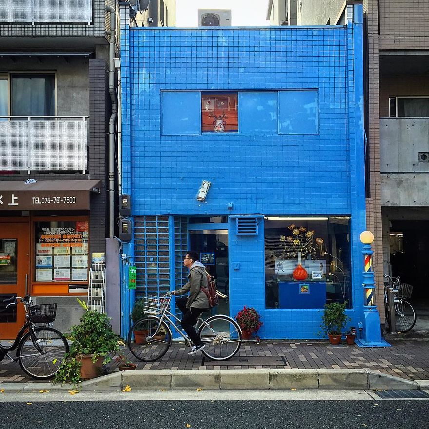 Photographer Captures Small Yet Utterly Delightful Buildings In Kyoto, Japan Photographer Captures Small Yet Utterly Delightful Buildings In Kyoto, Japan