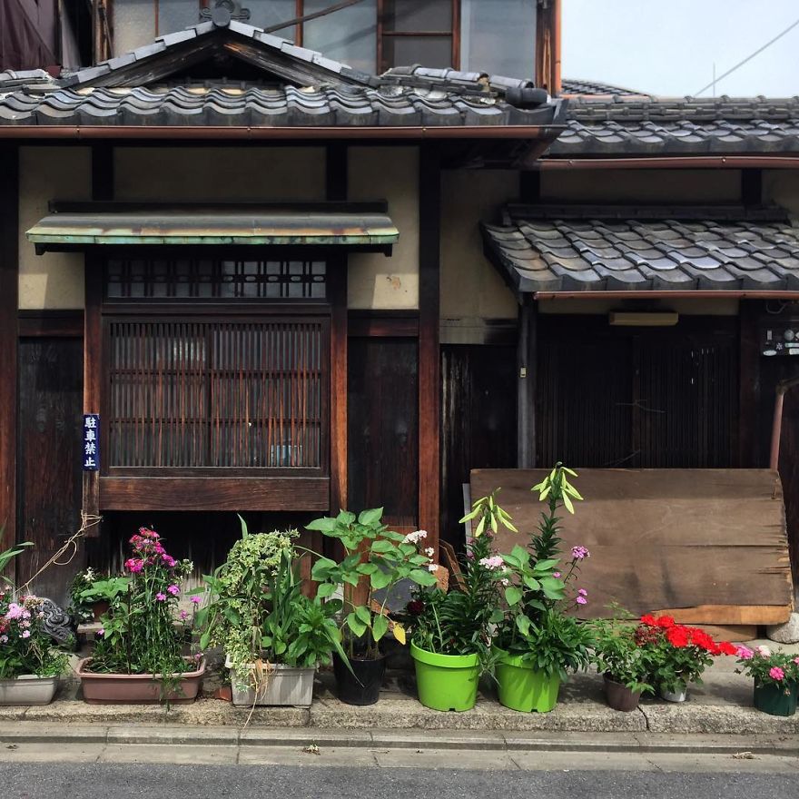 Photographer Captures Small Yet Utterly Delightful Buildings In Kyoto, Japan Photographer Captures Small Yet Utterly Delightful Buildings In Kyoto, Japan