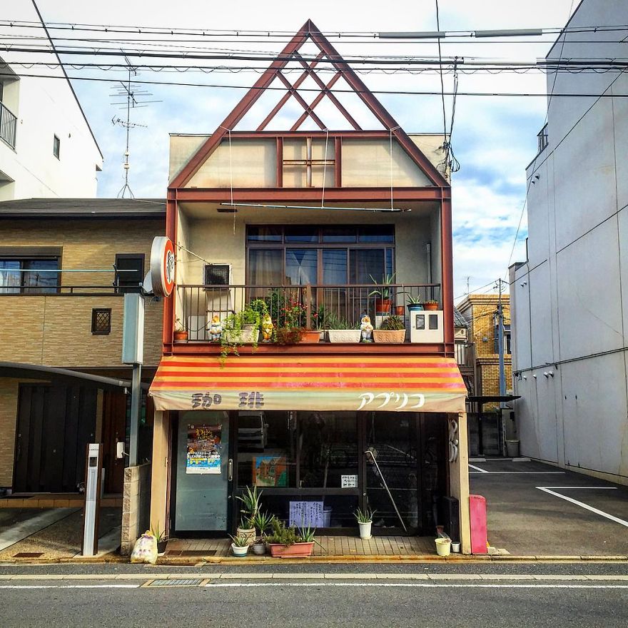 Photographer Captures Small Yet Utterly Delightful Buildings In Kyoto, Japan Photographer Captures Small Yet Utterly Delightful Buildings In Kyoto, Japan