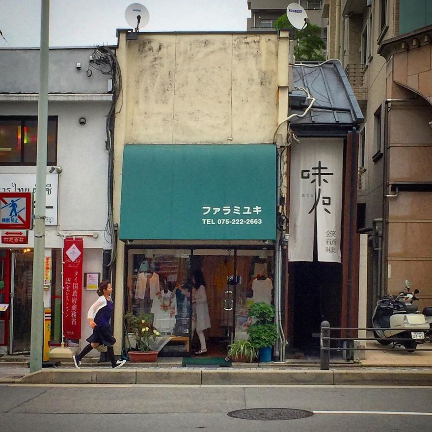 Photographer Captures Small Yet Utterly Delightful Buildings In Kyoto, Japan Photographer Captures Small Yet Utterly Delightful Buildings In Kyoto, Japan