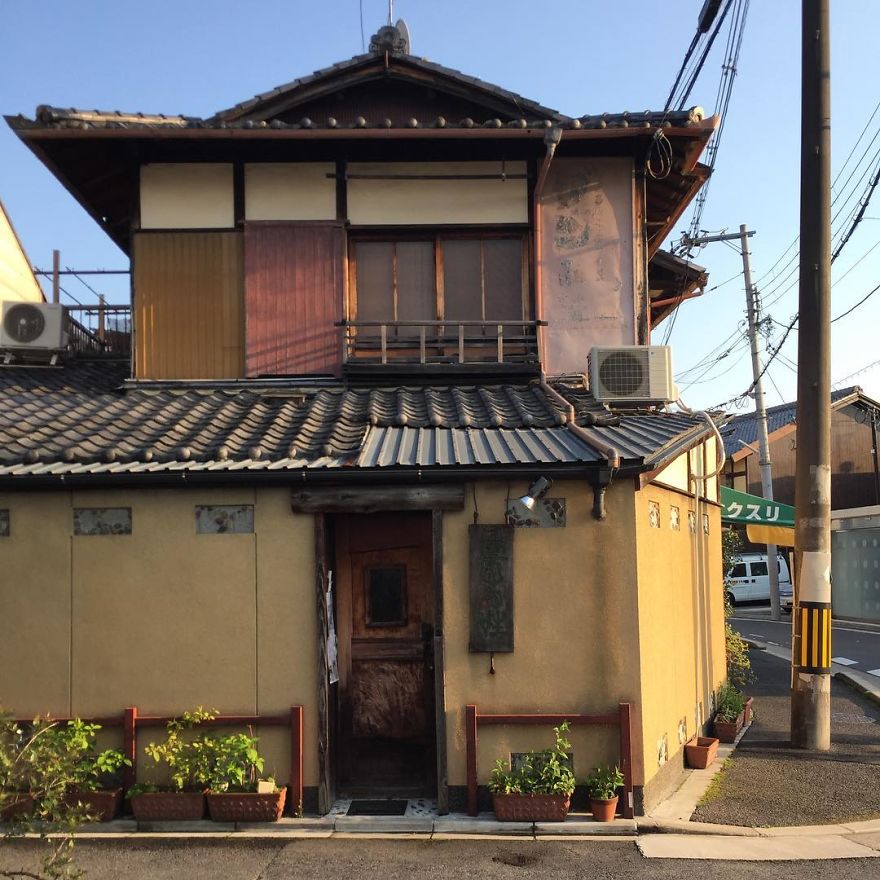 Photographer Captures Small Yet Utterly Delightful Buildings In Kyoto, Japan Photographer Captures Small Yet Utterly Delightful Buildings In Kyoto, Japan