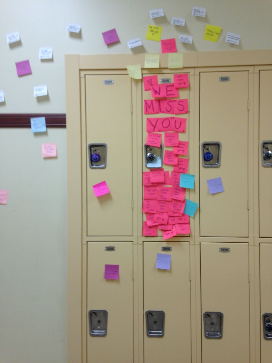 Students In My School Covered It’s Lockers With Supportive Post-It Notes After 12th Grader Committed Suicide Students In My School Covered It’s Lockers With Supportive Post-It Notes After 12th Grader Committed Suicide