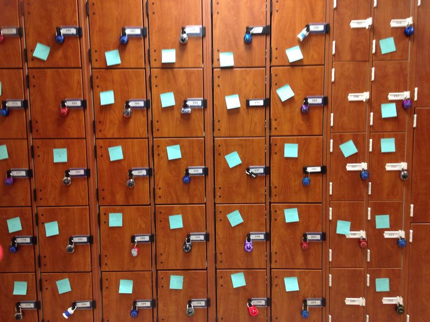 Students In My School Covered It’s Lockers With Supportive Post-It Notes After 12th Grader Committed Suicide Students In My School Covered It’s Lockers With Supportive Post-It Notes After 12th Grader Committed Suicide