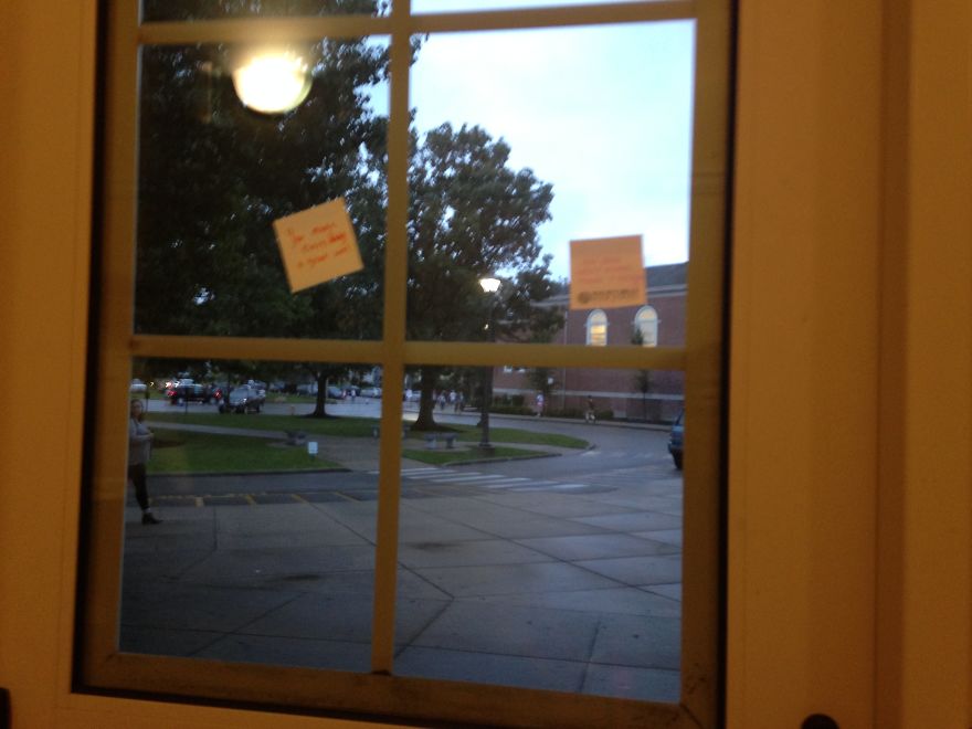 Students In My School Covered It’s Lockers With Supportive Post-It Notes After 12th Grader Committed Suicide Students In My School Covered It’s Lockers With Supportive Post-It Notes After 12th Grader Committed Suicide