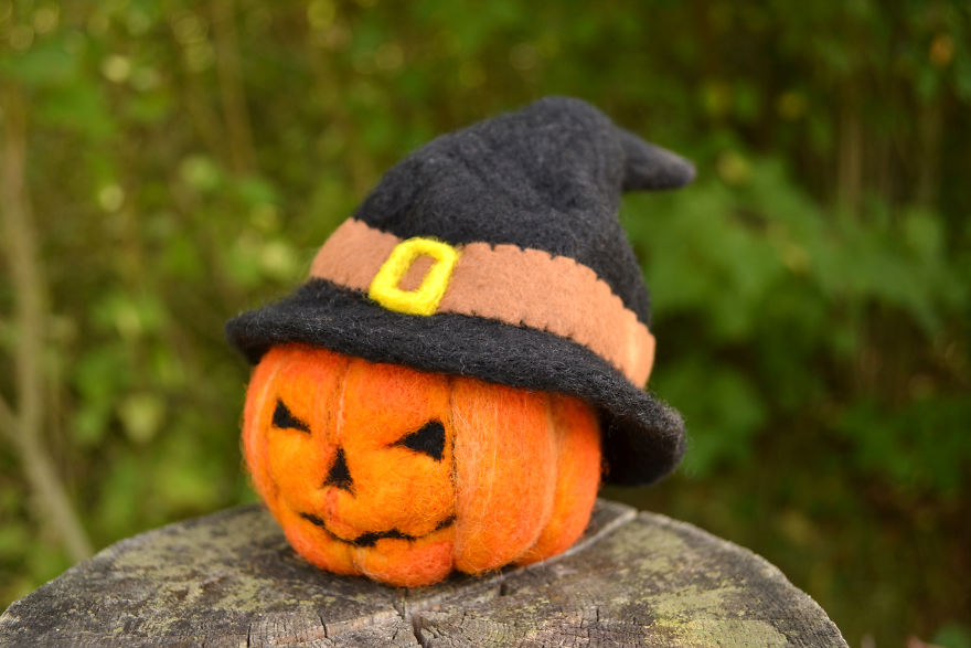 I Create Unique Needle Felted Halloween Decorations From Sheep Wool! I Create Unique Needle Felted Halloween Decorations From Sheep Wool!