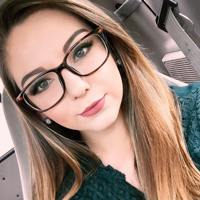 Girl Begs Professor To Let Her Bring Dog To Class To Save It From Hurricane, And His Response Wins Internet