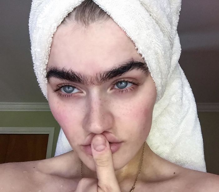 Model Refuses To Pluck Her Unibrow, Challenges Beauty Stereotypes Model Refuses To Pluck Her Unibrow, Challenges Beauty Stereotypes