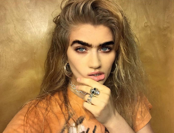 Model Refuses To Pluck Her Unibrow, Challenges Beauty Stereotypes Model Refuses To Pluck Her Unibrow, Challenges Beauty Stereotypes