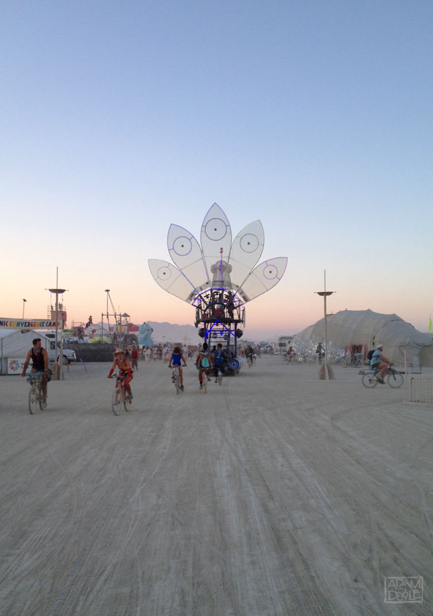 A Glimpse Into Burning Man A Glimpse Into Burning Man