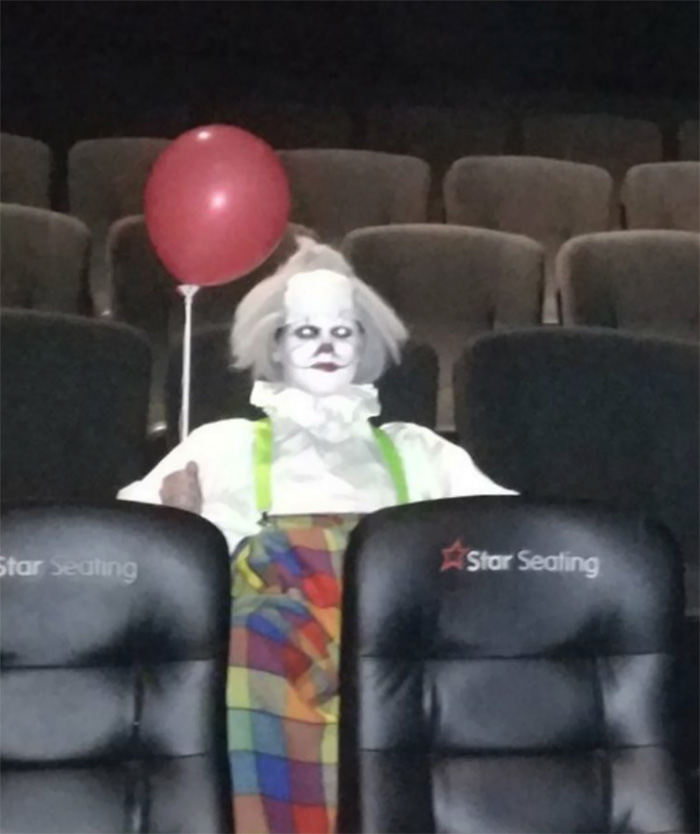 Guy Arrives First At &#8220;It&#8221; Screening, But There&#8217;s A Terrifying Clown In The Movie Theater Already
