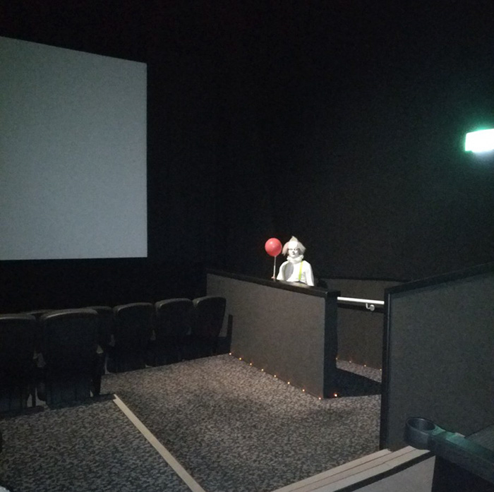 Guy Arrives First At &#8220;It&#8221; Screening, But There&#8217;s A Terrifying Clown In The Movie Theater Already