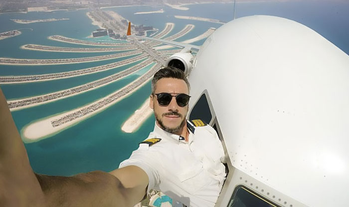 Pilot’s Dangerous Mid-Flight Selfies Go Viral, But Turns Out They’re Not As Risky As Many Thought Pilot’s Dangerous Mid-Flight Selfies Go Viral, But Turns Out They’re Not As Risky As Many Thought