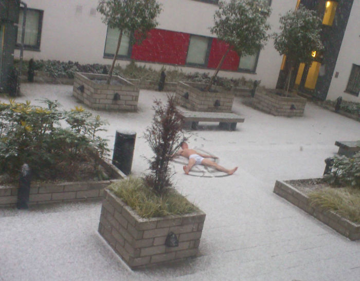 35 Of The Funniest “I Woke Up To This” Moments 35 Of The Funniest “I Woke Up To This” Moments