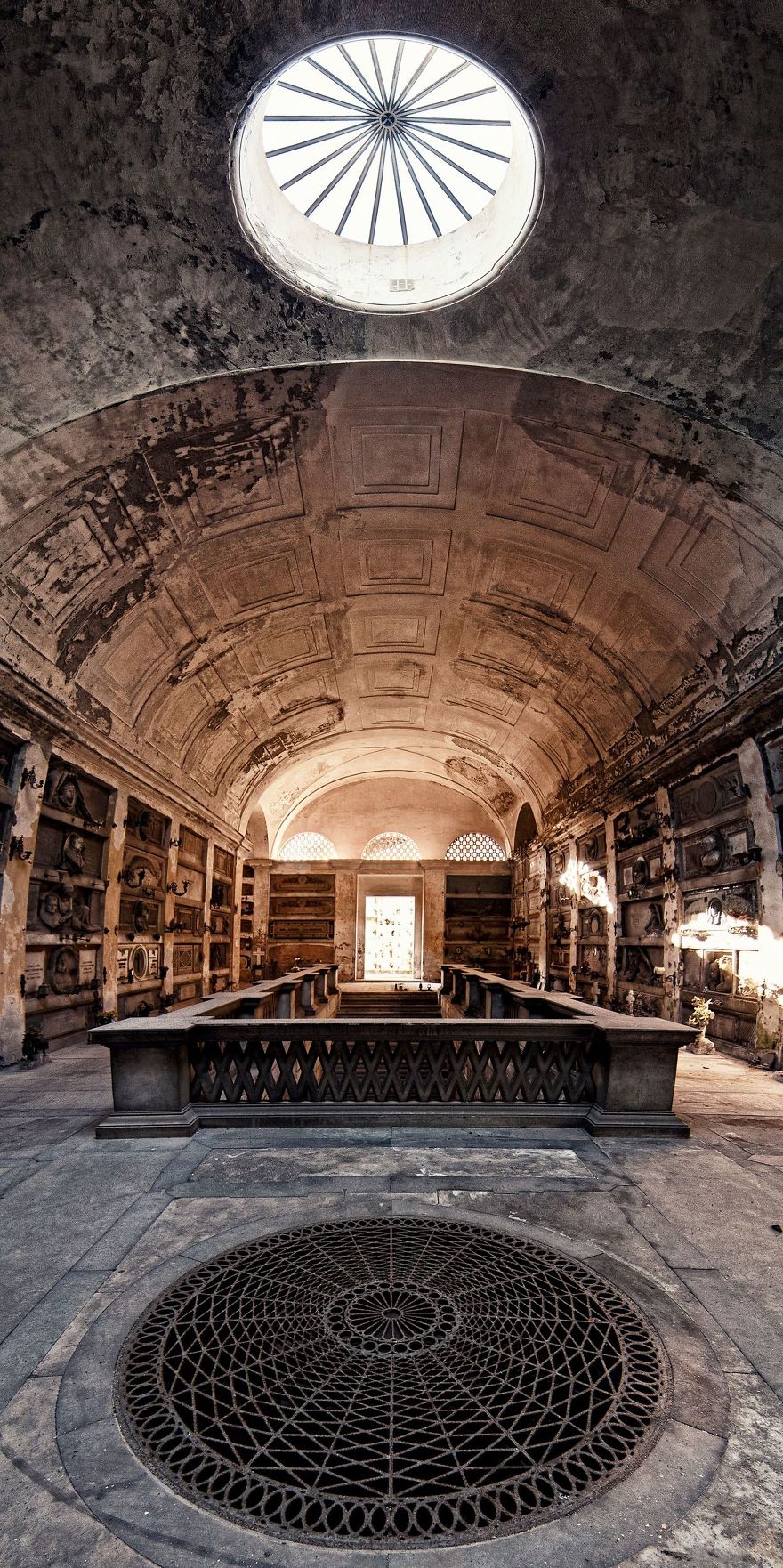 I Shoot Vertical Panoramas To Reveal The True Beauty Of Architecture