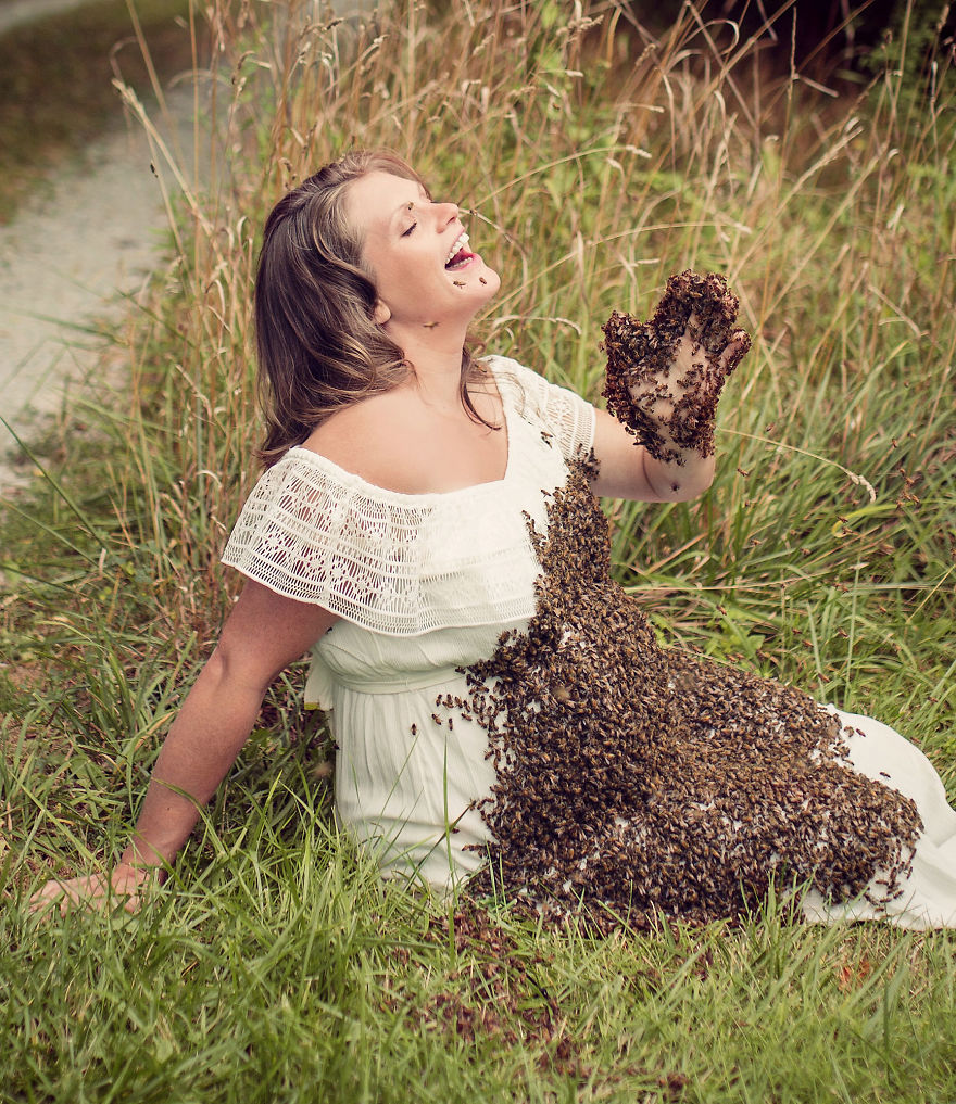 Pregnant Woman Poses With 20,000 Live Bees For Crazy Maternity Photoshoot
