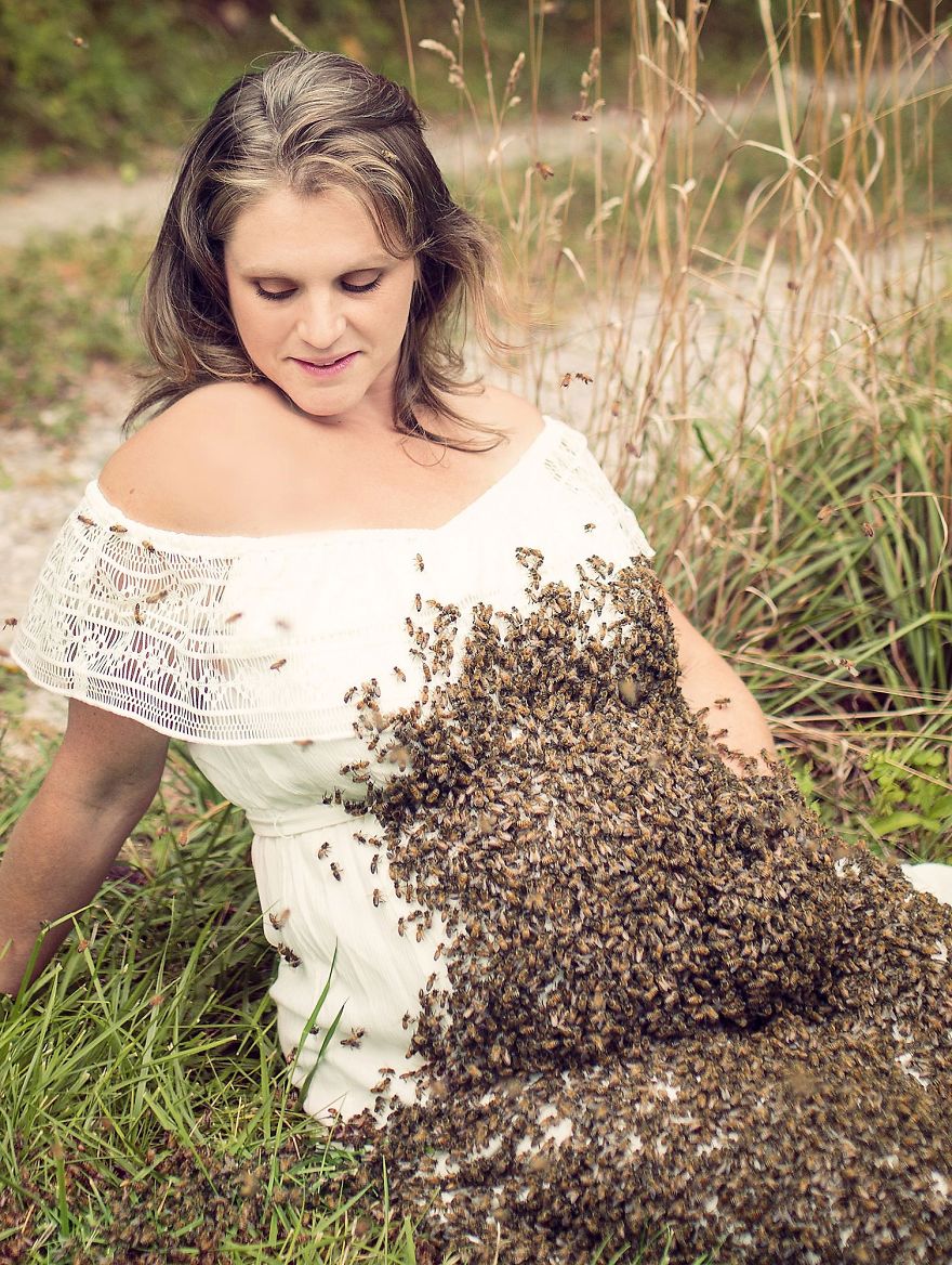 Pregnant Woman Poses With 20,000 Live Bees For Crazy Maternity Photoshoot