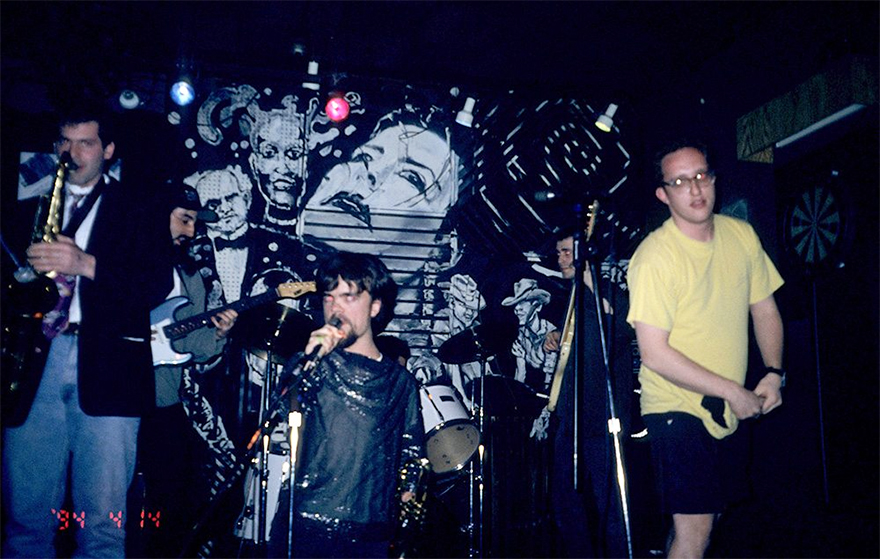 9 Rare Photos Of Peter Dinklage Reveal His Unseen Side During His Punk Rock Band Days