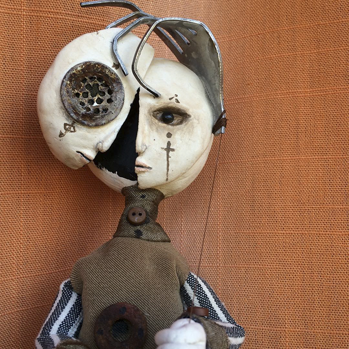 12-Year-Old Boy Creates Creepy Sculptures Using Found Materials, And They’re Surprisingly Awesome 12-Year-Old Boy Creates Creepy Sculptures Using Found Materials, And They’re Surprisingly Awesome
