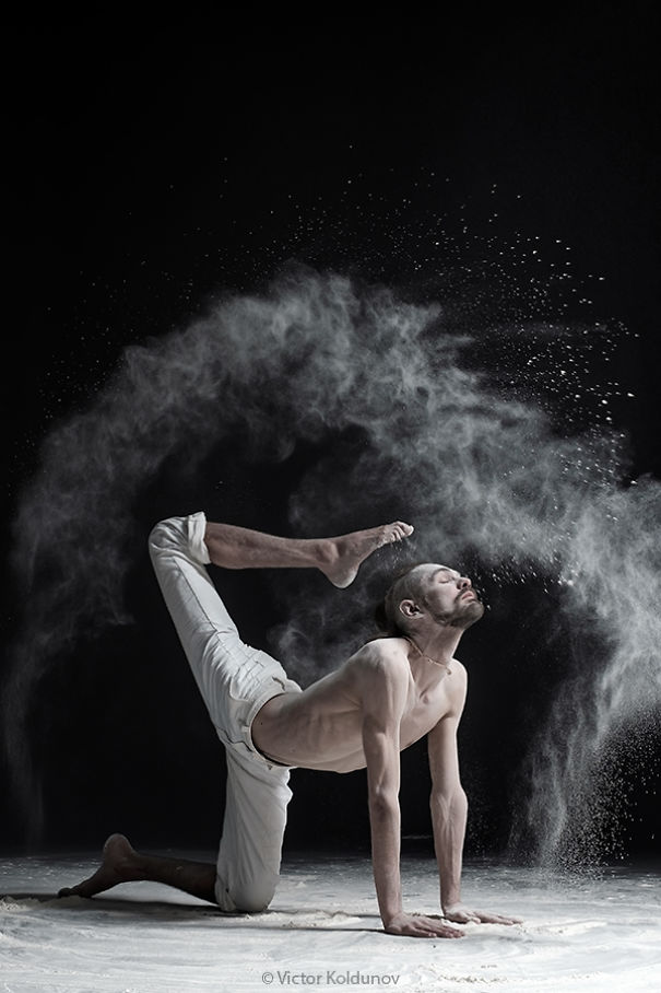 I Photographed The Dynamics Of Yoga Using Flour I Photographed The Dynamics Of Yoga Using Flour