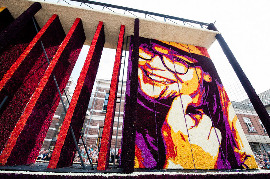 Every Year Corso Zundert, The Largest Flower Parade In The World, Occurs In The Netherlands Every Year Corso Zundert, The Largest Flower Parade In The World, Occurs In The Netherlands