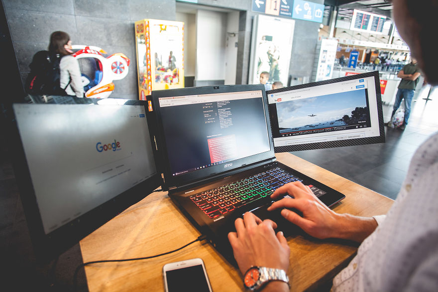 The World&#8217;s First Screens Extension For Laptops