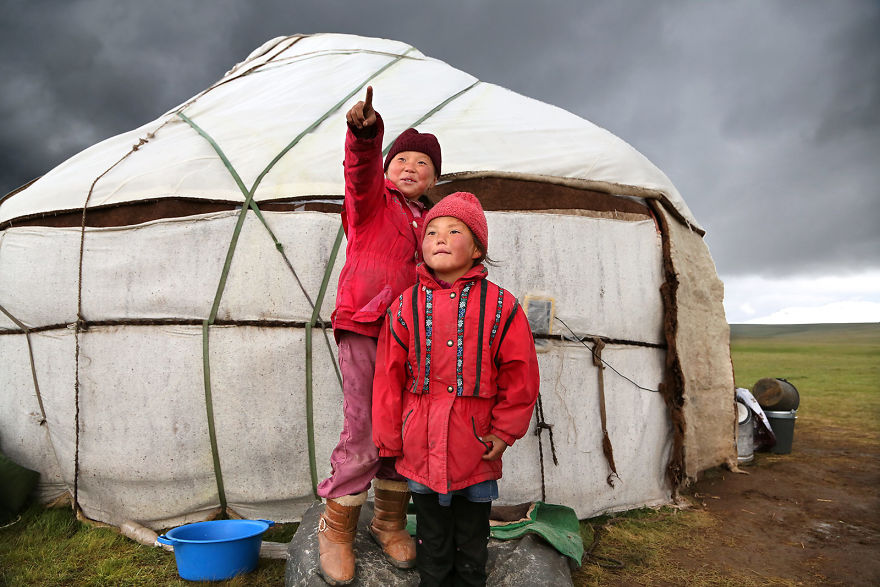 It Takes Two: I Document The Connection Of Two People During My 10 Years Of Travels