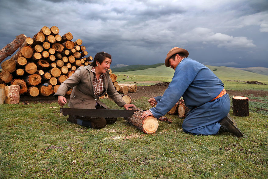 It Takes Two: I Document The Connection Of Two People During My 10 Years Of Travels