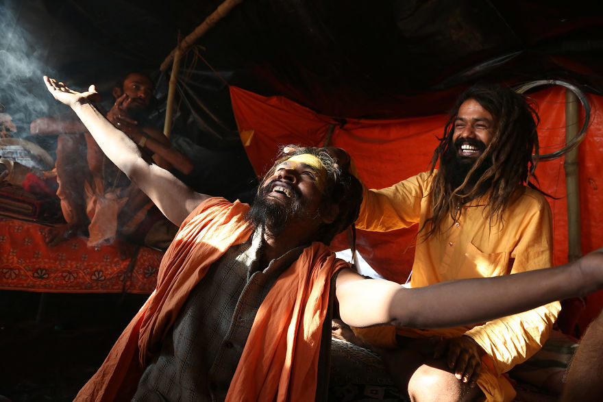 It Takes Two: I Document The Connection Of Two People During My 10 Years Of Travels