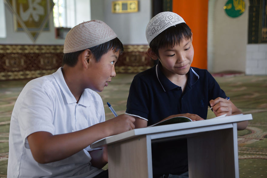 It Takes Two: I Document The Connection Of Two People During My 10 Years Of Travels