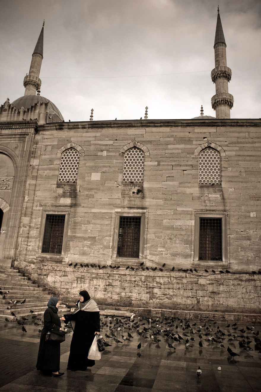 It Takes Two: I Document The Connection Of Two People During My 10 Years Of Travels