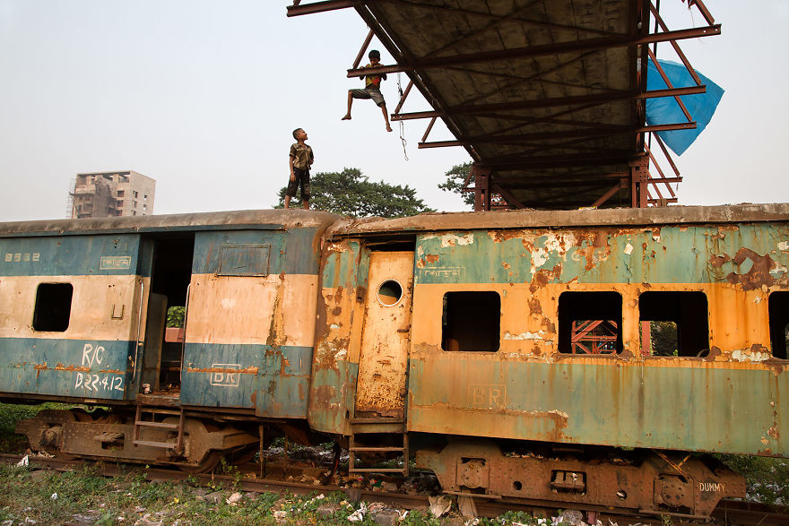 It Takes Two: I Document The Connection Of Two People During My 10 Years Of Travels