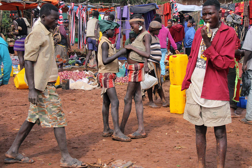 It Takes Two: I Document The Connection Of Two People During My 10 Years Of Travels