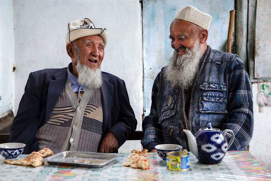 It Takes Two: I Document The Connection Of Two People During My 10 Years Of Travels