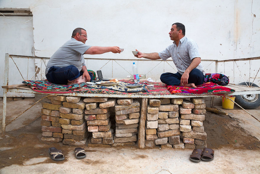 It Takes Two: I Document The Connection Of Two People During My 10 Years Of Travels