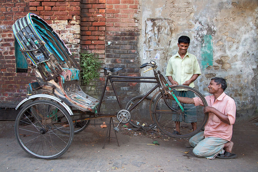 It Takes Two: I Document The Connection Of Two People During My 10 Years Of Travels