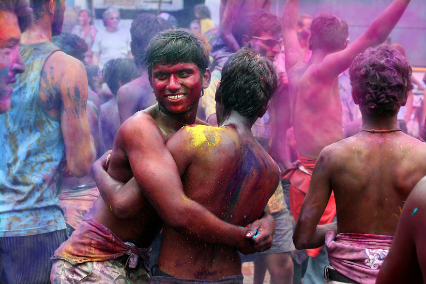 It Takes Two: I Document The Connection Of Two People During My 10 Years Of Travels