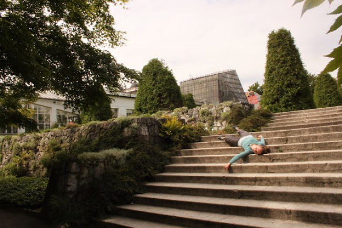 I Pretend To Be Dead In Public Places