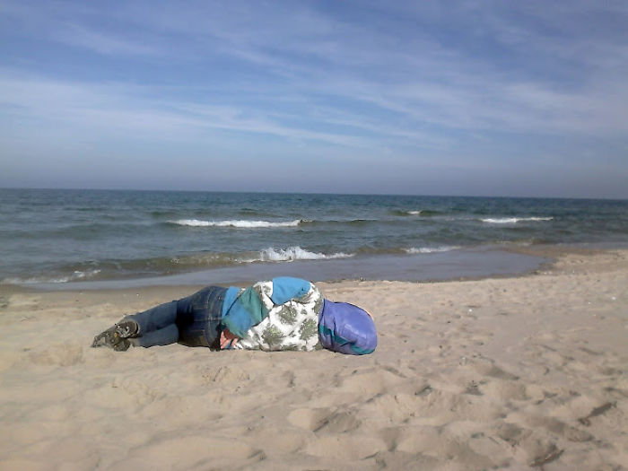 I Pretend To Be Dead In Public Places