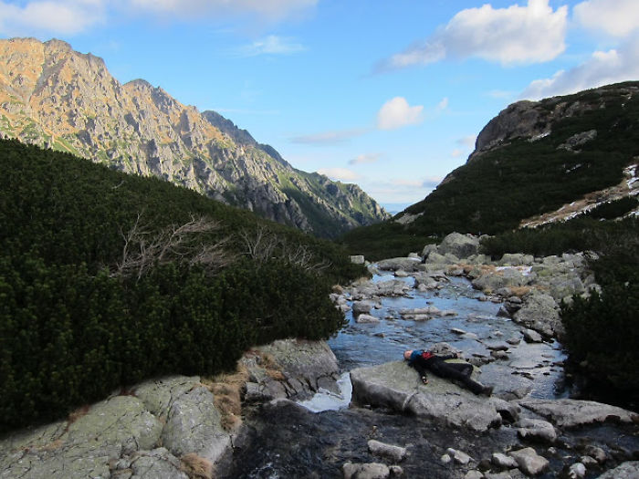 I Pretend To Be Dead In Public Places