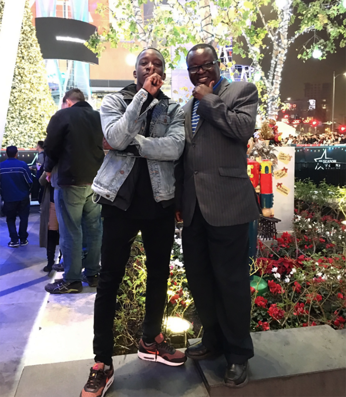 Dad Gets Stranded At Daughter’s College Because Of The Flood, Decides To Annoy Her In The Most Hilarious Way Dad Gets Stranded At Daughter’s College Because Of The Flood, Decides To Annoy Her In The Most Hilarious Way