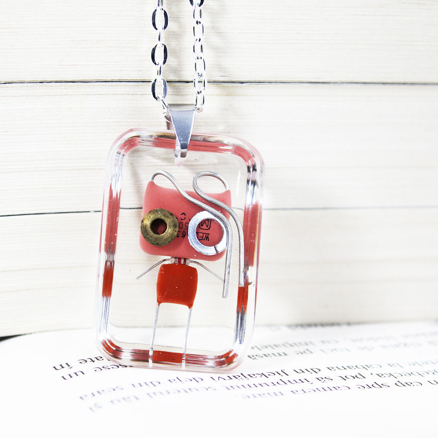 I Turned Electronic Components Into Tiny And Biggie Robots I Turned Electronic Components Into Tiny And Biggie Robots