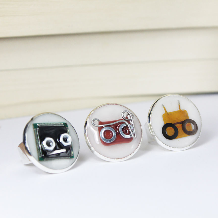 I Turned Electronic Components Into Tiny And Biggie Robots I Turned Electronic Components Into Tiny And Biggie Robots