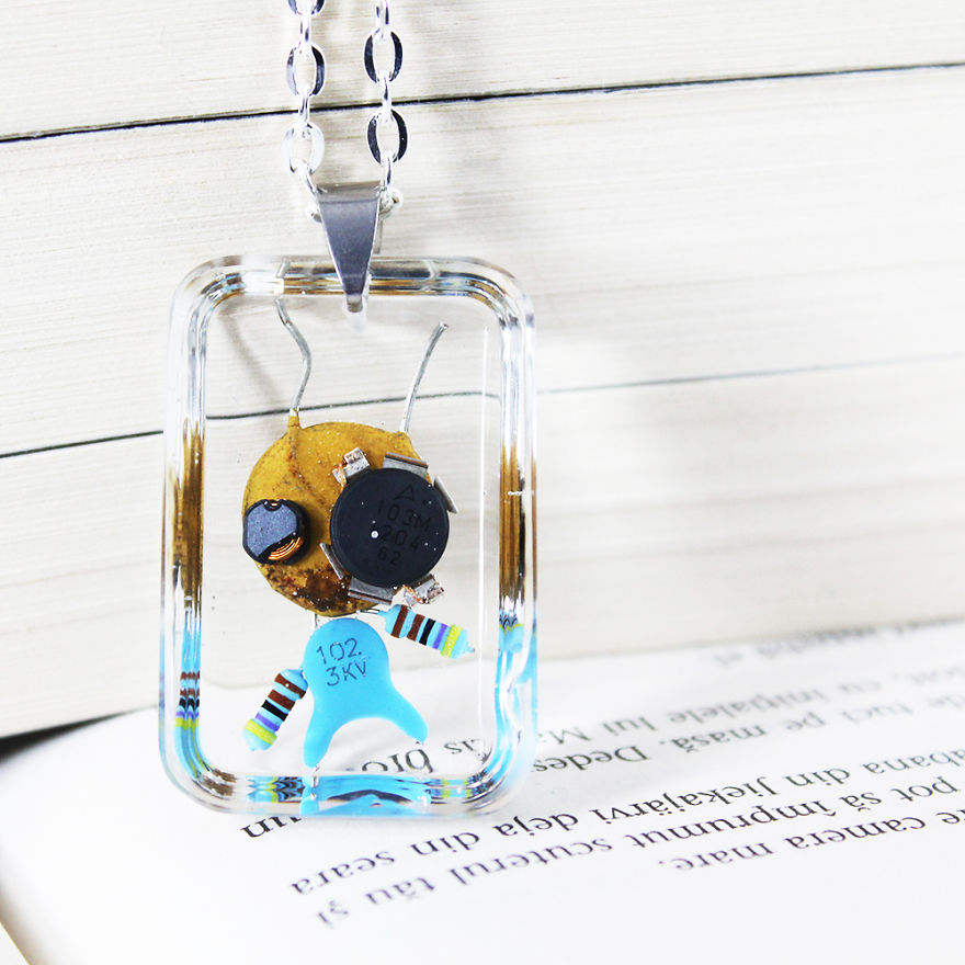 I Turned Electronic Components Into Tiny And Biggie Robots I Turned Electronic Components Into Tiny And Biggie Robots