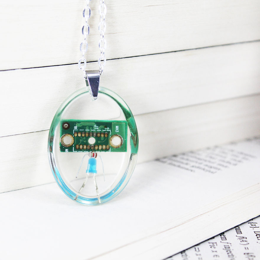 I Turned Electronic Components Into Tiny And Biggie Robots I Turned Electronic Components Into Tiny And Biggie Robots