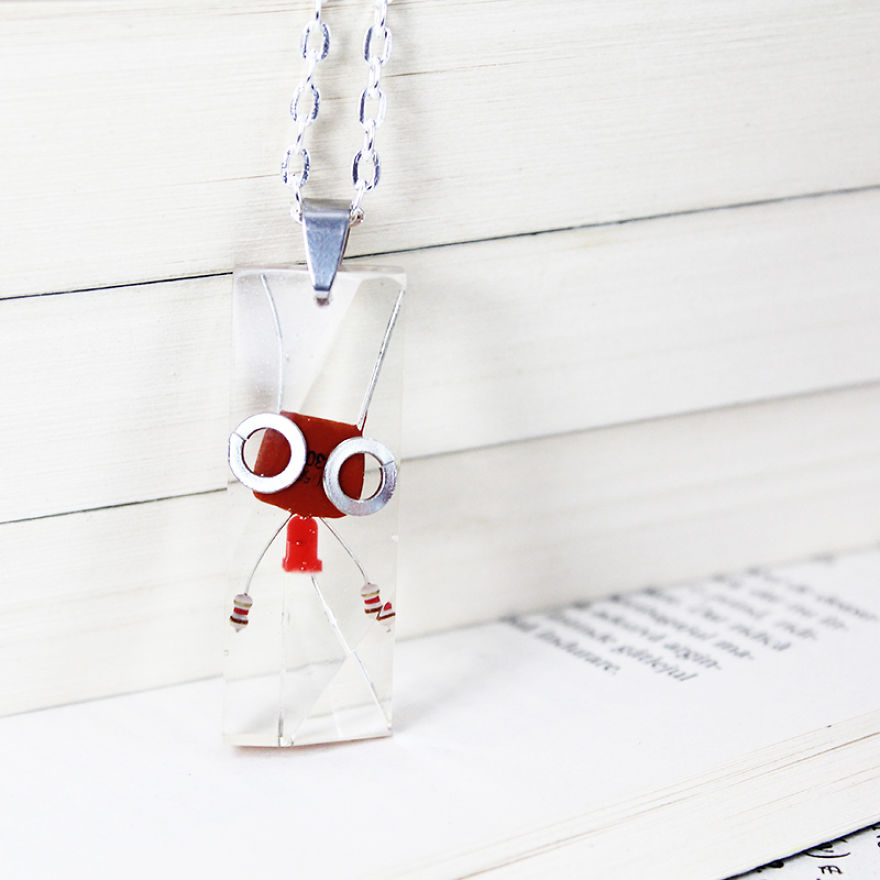 I Turned Electronic Components Into Tiny And Biggie Robots I Turned Electronic Components Into Tiny And Biggie Robots