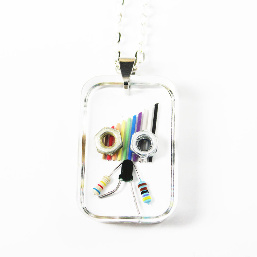 I Turned Electronic Components Into Tiny And Biggie Robots I Turned Electronic Components Into Tiny And Biggie Robots